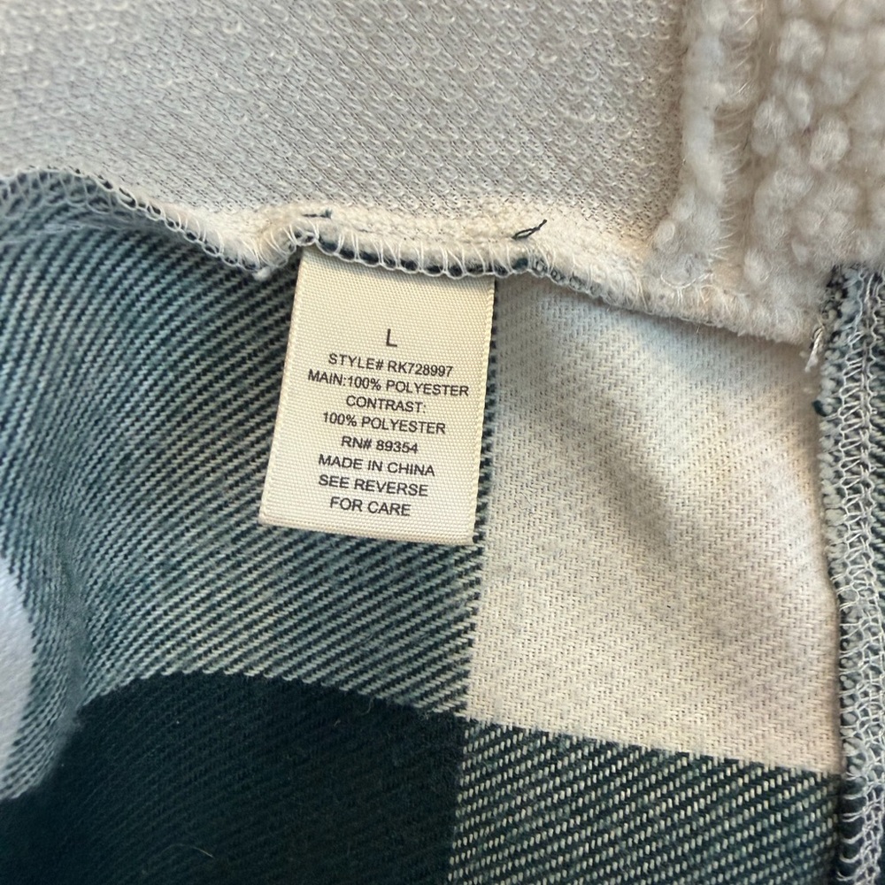 Cozy White & Green Plaid Sherpa Jacket L EUC - Picture 4 of 4
